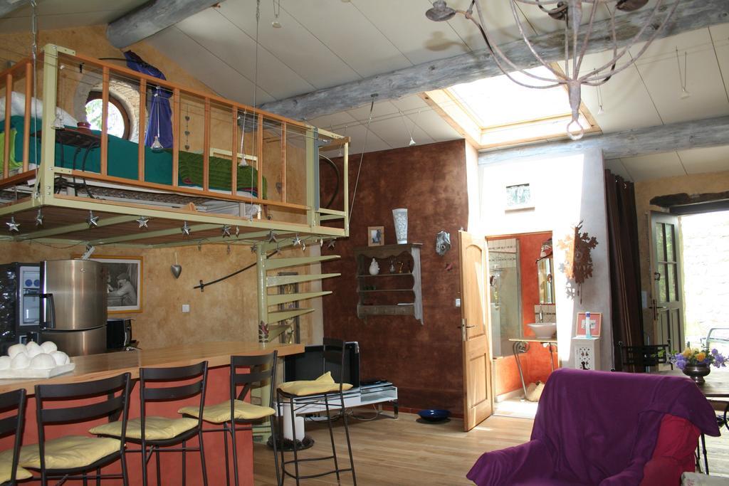 Chambre D'Hotes La Romarine Barnave Værelse billede